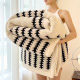 Reversible Sherpa Fleece Blanket - Ultra-Soft Heavyweight Throw for Couch & Bed
